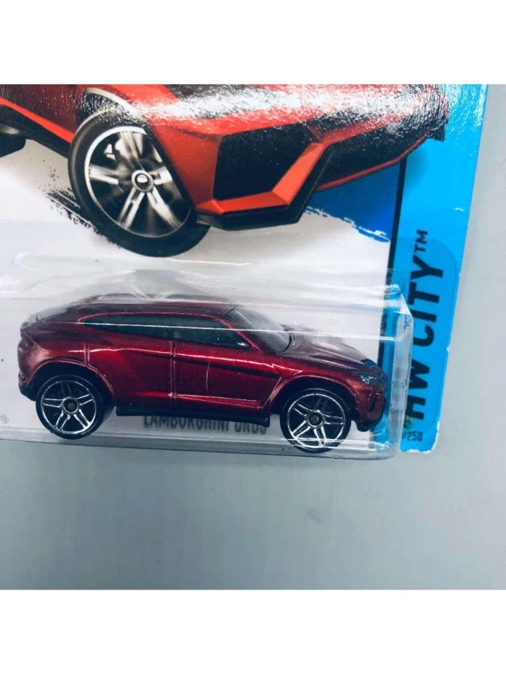 Hot wheels Lamborghini Urus Hw city 23/250 CFG93-07B3 red 2013 new READ